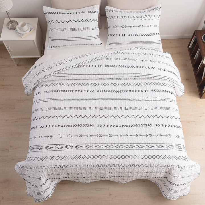 3 Pieces All Size Quilt Set, White & Black Bohemian Pattern Bedspread, Soft Light All Season Coverlet - Sleepbella 3 Pieces All Size Quilt Set, White & Black Bohemian Pattern Bedspread, Soft Light All Season Coverlet - Queen(90" x 96")